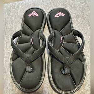 Roxy Black Flip Flops 8 or 8.5